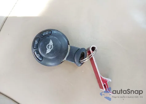 2007 Mini Cooper S S из США, поврежденный, VIN WMWMF73547TL83771